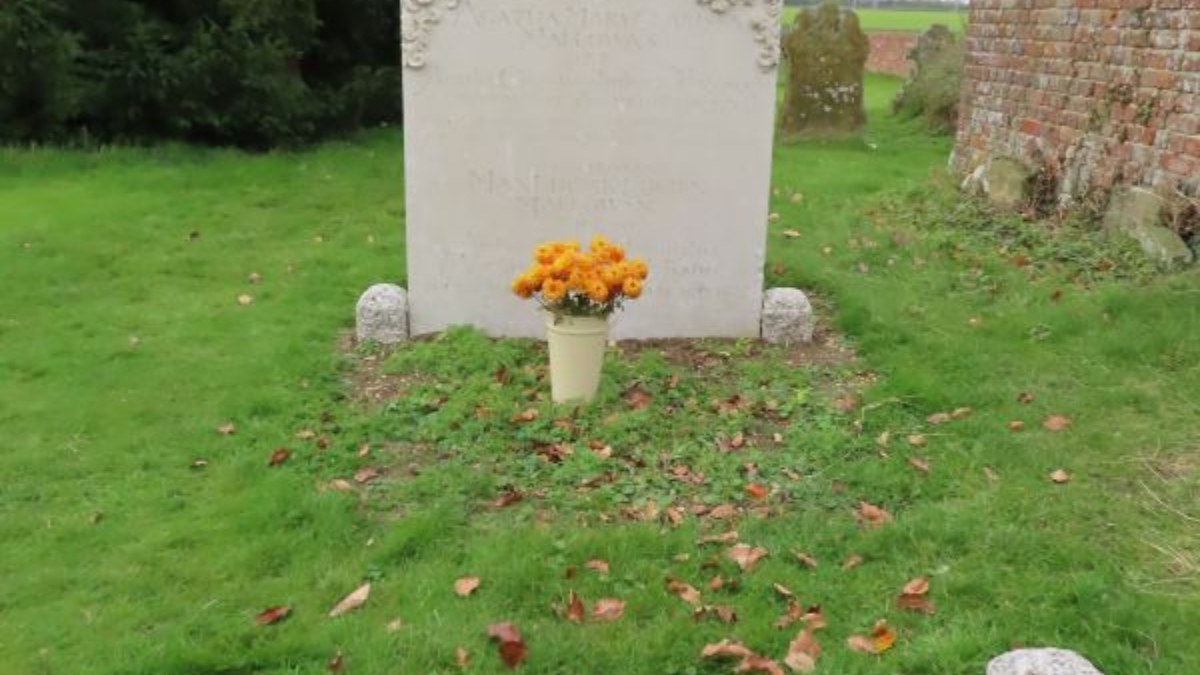 Cleaned up Headstone
